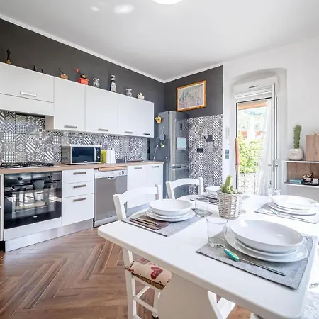 2 Bedroom Cozy In *