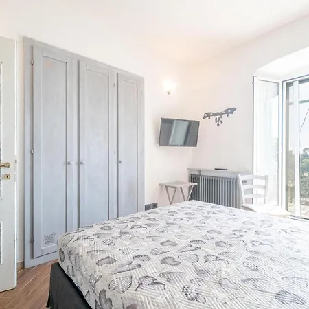2 Bedroom Cozy In