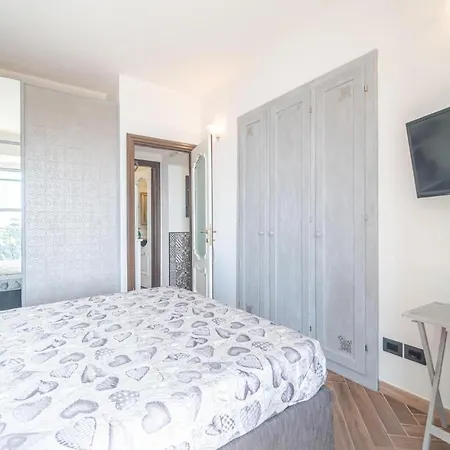 2 Bedroom Cozy In